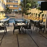 Muz Hotell