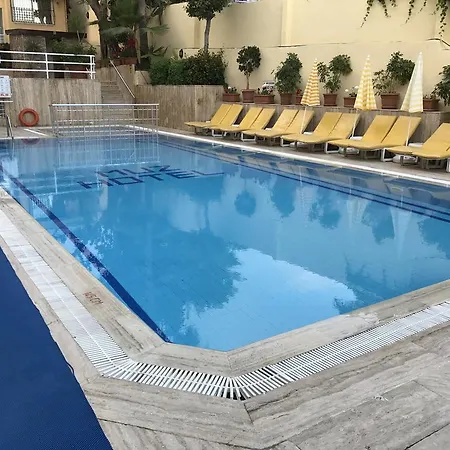 Muz Ξενοδοχείο 3*