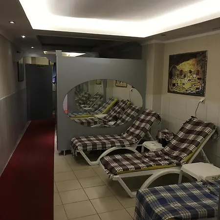 Ξενοδοχείο Muz 3*