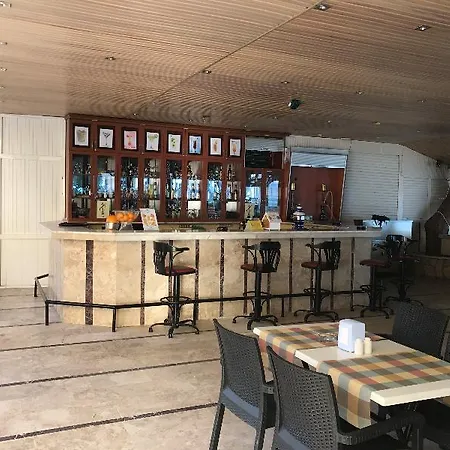 Ξενοδοχείο Muz 3*