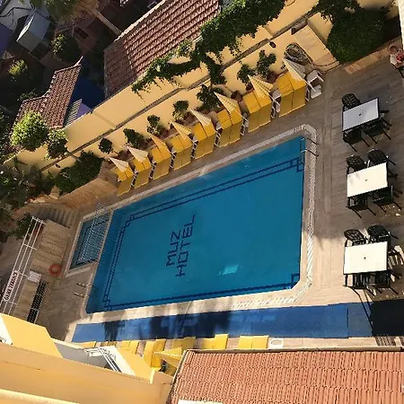 Muz Hotel 3*