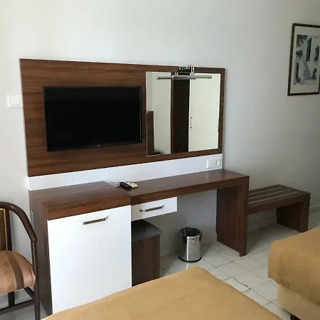 Muz Ξενοδοχείο 3*